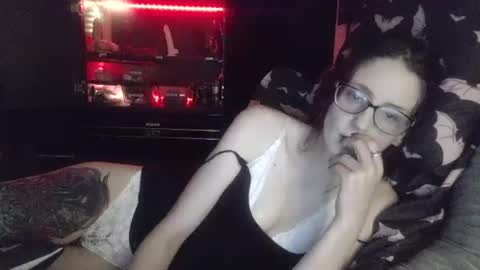 Snapshot of mizzbonez chatting on 10, 4, 2026 Mizz Bonez online show from 10, 4, 2026