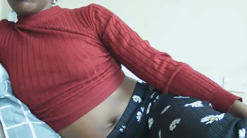 Snapshot of mlle_kali chatting on 7, 10, 2025 Mlle Kali online show from 7, 10, 2025