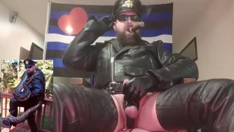 SMOKINsnakeEYEZ online show from 11, 1, 2025