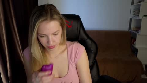 Lili online show from 9, 1, 2025