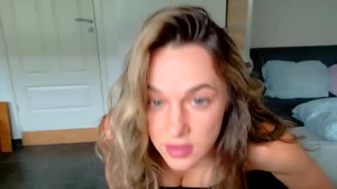 mmminnie online show from 2, 6, 2026
