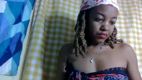 Snapshot of mmyriame chatting on 5, 7, 2026 mmyriame online show from 5, 7, 2026