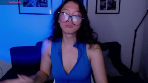 Snapshot of moana_blu chatting on 10, 1, 2025 moana online show from 10, 1, 2025