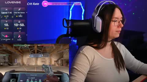 Snapshot of moaning___lisa chatting on 16, 12, 2024 to support follow the fanclub online show from 16, 12, 2024