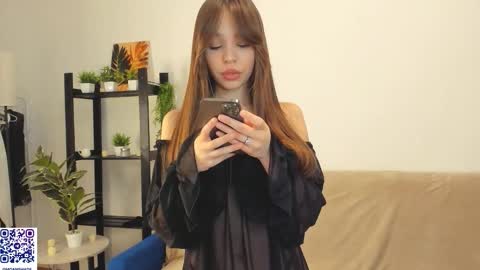 Snapshot of moanshade chatting on 17, 11, 2025 CandyStacy online show from 17, 11, 2025