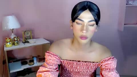 Snapshot of mocha_locca chatting on 5, 1, 2025 Mocha Locca online show from 5, 1, 2025