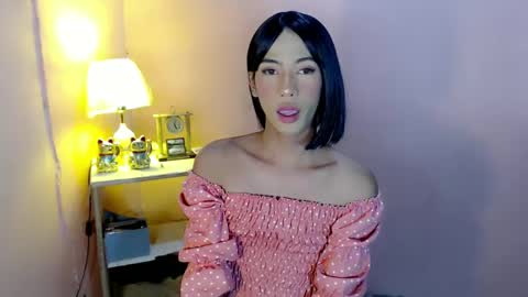 Snapshot of mocha_locca chatting on 5, 1, 2025 Mocha Locca online show from 5, 1, 2025