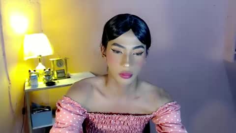 Snapshot of mocha_locca chatting on 5, 1, 2025 Mocha Locca online show from 5, 1, 2025