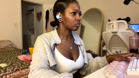 Mocha  BDAY JAN 13  online show from 29, 7, 2026