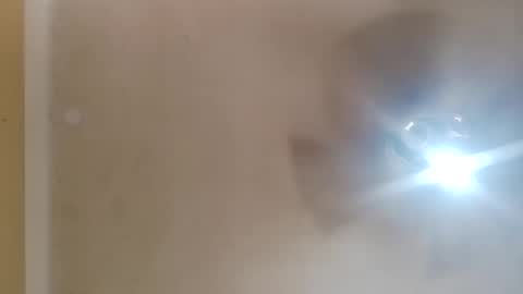 Snapshot of modelo_web18 chatting on 17, 11, 2025 camilo online show from 17, 11, 2025