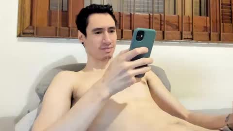 Snapshot of moderdelier chatting on 19, 1, 2025 DigBreed online show from 19, 1, 2025