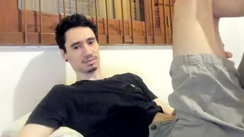 Snapshot of moderdelier chatting on 1, 3, 2025 DigBreed online show from 1, 3, 2025