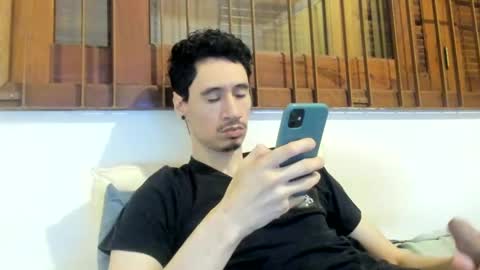 Snapshot of moderdelier chatting on 2, 3, 2025 DigBreed online show from 2, 3, 2025