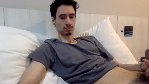 Snapshot of moderdelier chatting on 4, 3, 2025 DigBreed online show from 4, 3, 2025