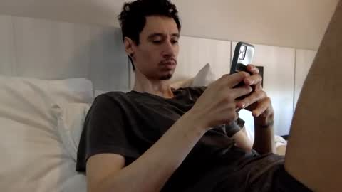 Snapshot of moderdelier chatting on 6, 3, 2025 DigBreed online show from 6, 3, 2025