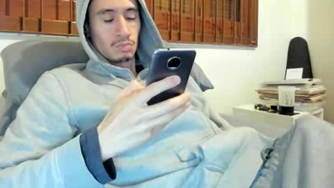 Snapshot of moderdelier chatting on 24, 9, 2025 DigBreed online show from 24, 9, 2025