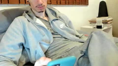 Snapshot of moderdelier chatting on 26, 9, 2025 DigBreed online show from 26, 9, 2025