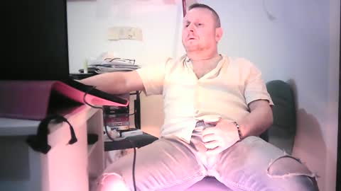 Snapshot of modesto1969 chatting on 27, 1, 2025 modesto1969 online show from 27, 1, 2025