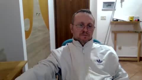 Snapshot of modesto1969 chatting on 23, 11, 2025 modesto1969 online show from 23, 11, 2025