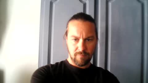 Snapshot of moi9876543210 chatting on 19, 5, 2026 Julien online show from 19, 5, 2026