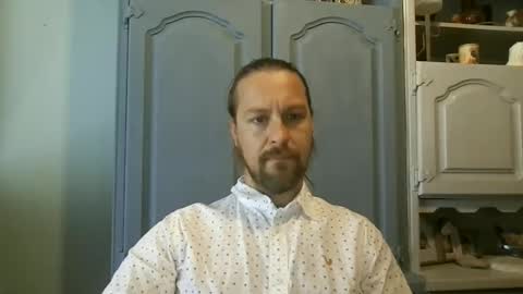 Snapshot of moi9876543210 chatting on 26, 5, 2026 Julien online show from 26, 5, 2026