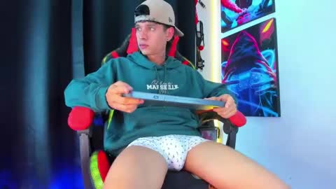 Snapshot of moises_23cm chatting on 28, 1, 2025 moises_23cm online show from 28, 1, 2025