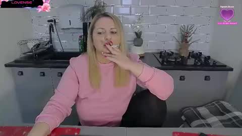 Snapshot of mojjo_erika chatting on 9, 1, 2026 erika online show from 9, 1, 2026