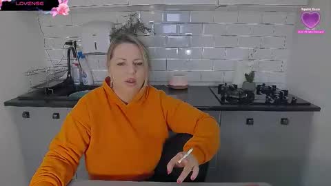 Snapshot of mojjo_erika chatting on 12, 1, 2026 erika online show from 12, 1, 2026