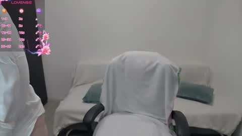 Snapshot of mojjo_erika chatting on 14, 7, 2026 erika online show from 14, 7, 2026