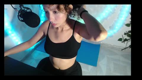 Snapshot of moka_soul chatting on 19, 6, 2026 moka_soul online show from 19, 6, 2026