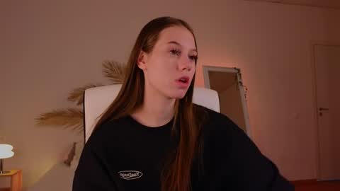 Molly online show from 20, 12, 2024