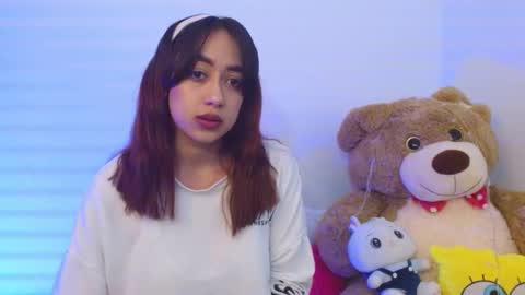 M o L l i E  online show from 28, 12, 2024