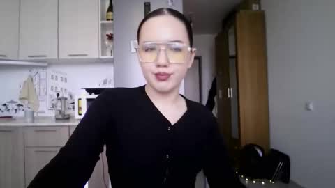 molly online show from 25, 5, 2026