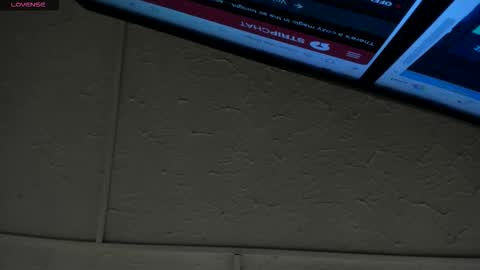 Snapshot of molliebue1 chatting on 19, 12, 2025 Hey Guys Im Mollie online show from 19, 12, 2025