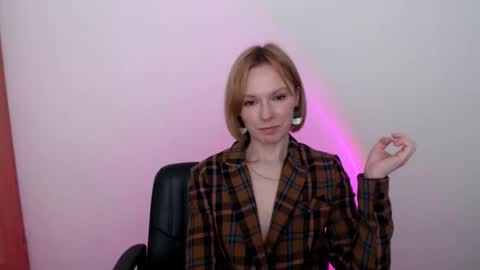 Snapshot of mollilove chatting on 19, 5, 2026 mollilove online show from 19, 5, 2026