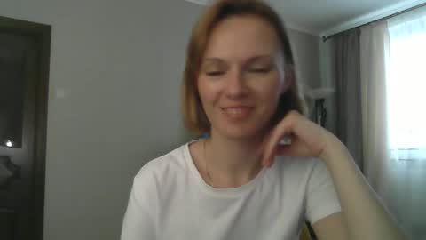 Snapshot of mollilove chatting on 4, 6, 2026 mollilove online show from 4, 6, 2026