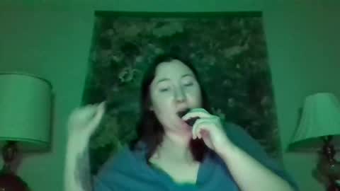 Snapshot of mollsballs123 chatting on 5, 11, 2025 mollsballs123 online show from 5, 11, 2025