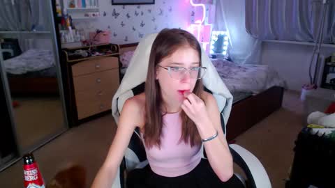 Snapshot of molly_barbie chatting on 8, 10, 2025 Molly Prvt is open online show from 8, 10, 2025