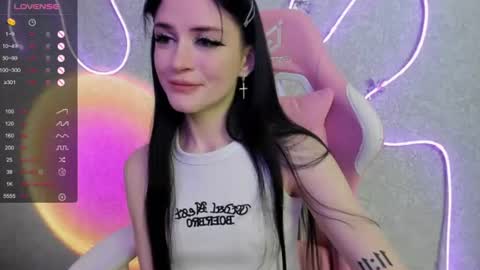 Snapshot of molly_crystall chatting on 27, 7, 2026 Molly - online show from 27, 7, 2026