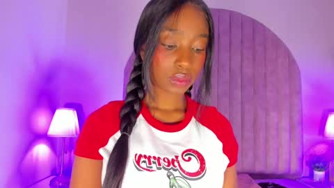 Snapshot of molly_jackson chatting on 11, 2, 2025 Molly Jackson online show from 11, 2, 2025