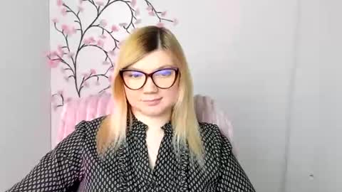 Snapshot of molly_moree chatting on 6, 2, 2026 Molly online show from 6, 2, 2026