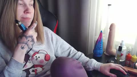 I have new photos come and see with love Molly online show from 7, 3, 2025