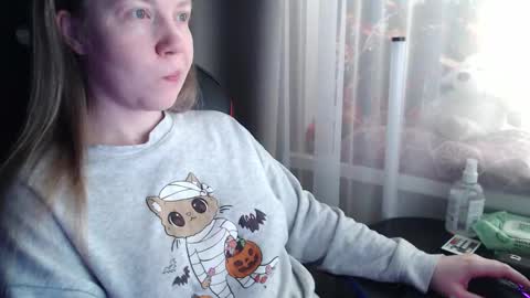 I have new photos come and see with love Molly online show from 24, 2, 2026