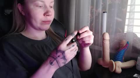 I have new photos come and see with love Molly online show from 16, 3, 2026