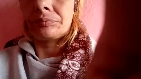 Snapshot of molly_tanya chatting on 4, 1, 2025 Tanya online show from 4, 1, 2025