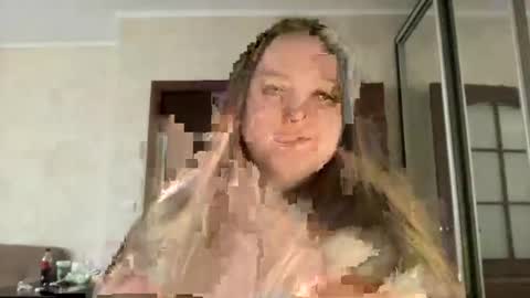 Snapshot of mollyas chatting on 8, 7, 2026 Alice online show from 8, 7, 2026