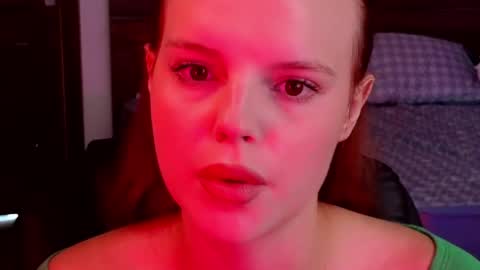 Snapshot of mollybossy chatting on 8, 6, 2026 Molly online show from 8, 6, 2026