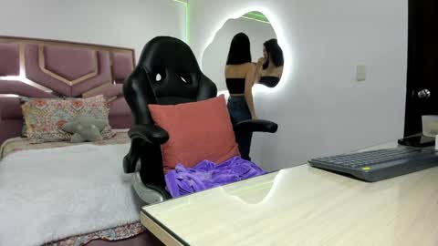 Molly  online show from 8, 1, 2025
