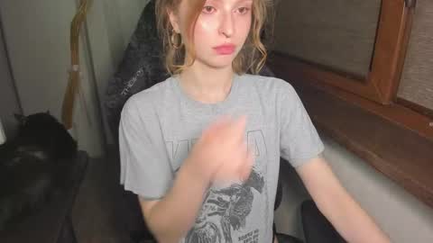 Snapshot of mollydangerous chatting on 13, 10, 2025 Taisha online show from 13, 10, 2025