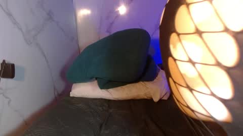  MOLLY  GUNSG online show from 15, 4, 2026